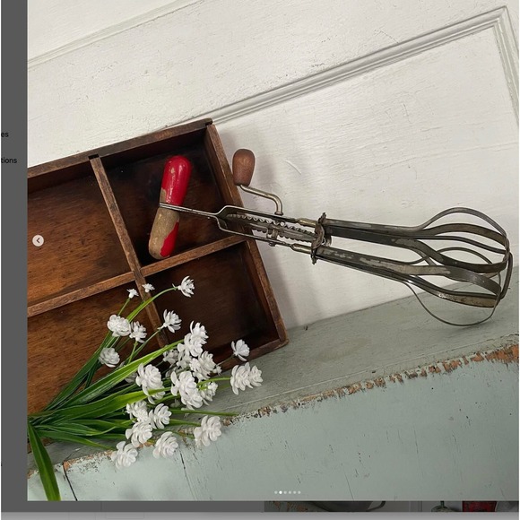 Vintage Red Wood Handled Egg Beater Farmhouse Kitchen Well-Loved Patina - Picture 2 of 6